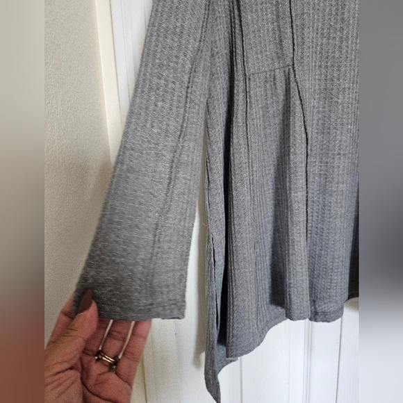 Torrid Gray Women's Ribbed Knit V-Neck Tunic Top Long Sleeve Flattering Fit sz1X - Picture 7 of 15